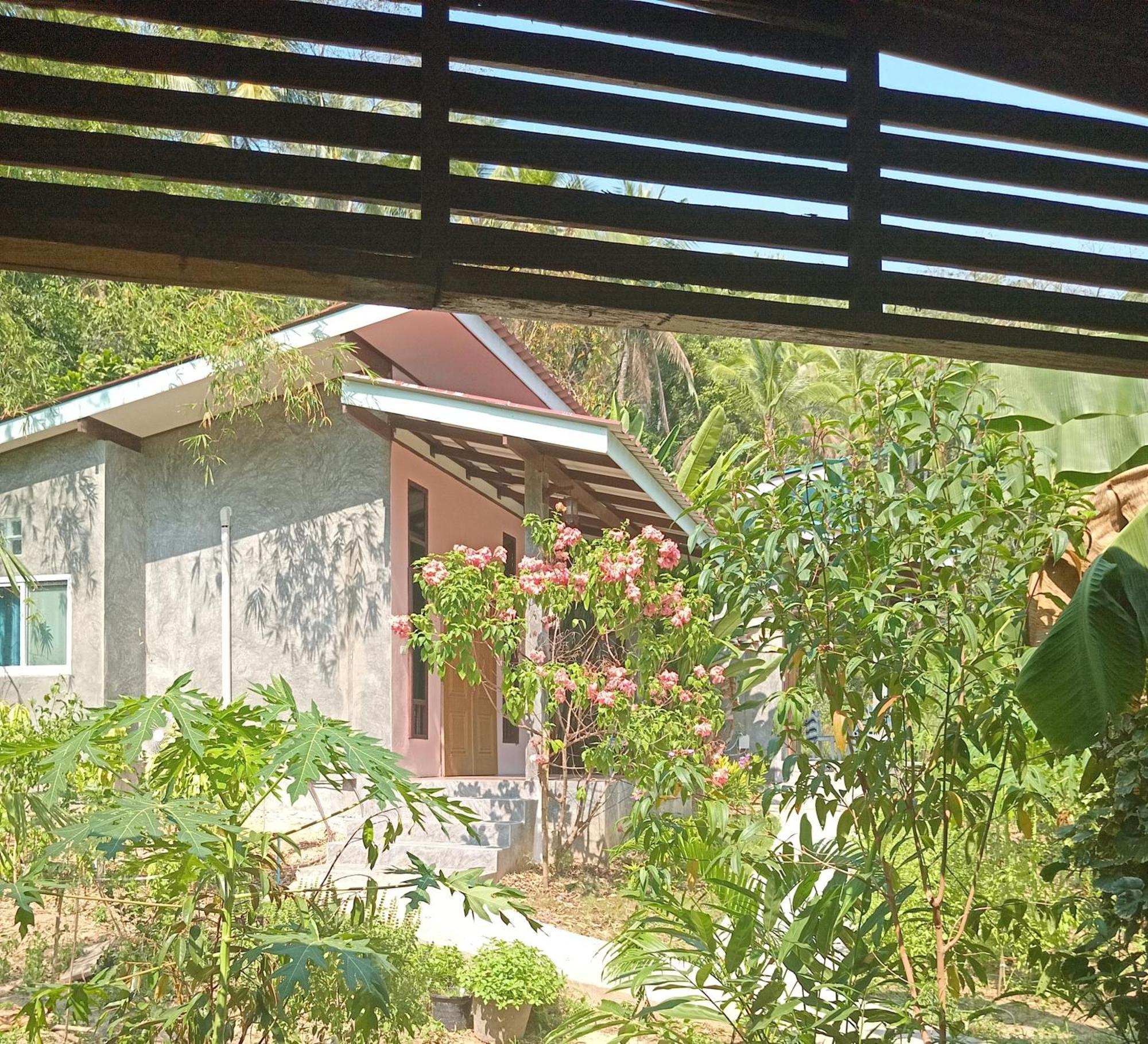 Chom Suan Farmstay Ko Kut Exterior photo